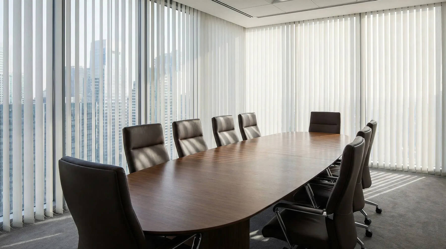 Офисные шторы: как выбрать текстиль под задачи бизнеса